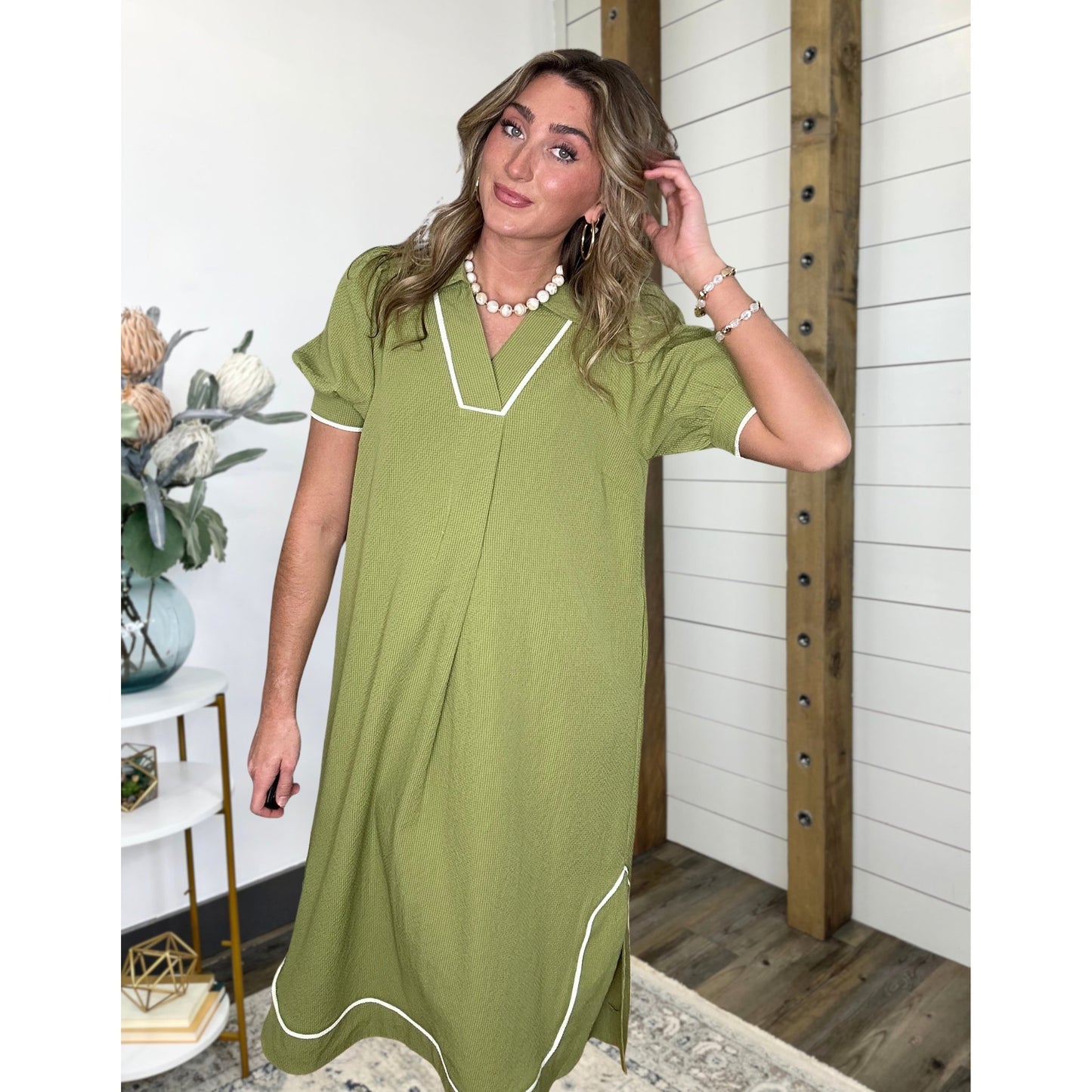 V-neck dress — puff-sleeve and relaxed-fit, Seersucker Midi Dress