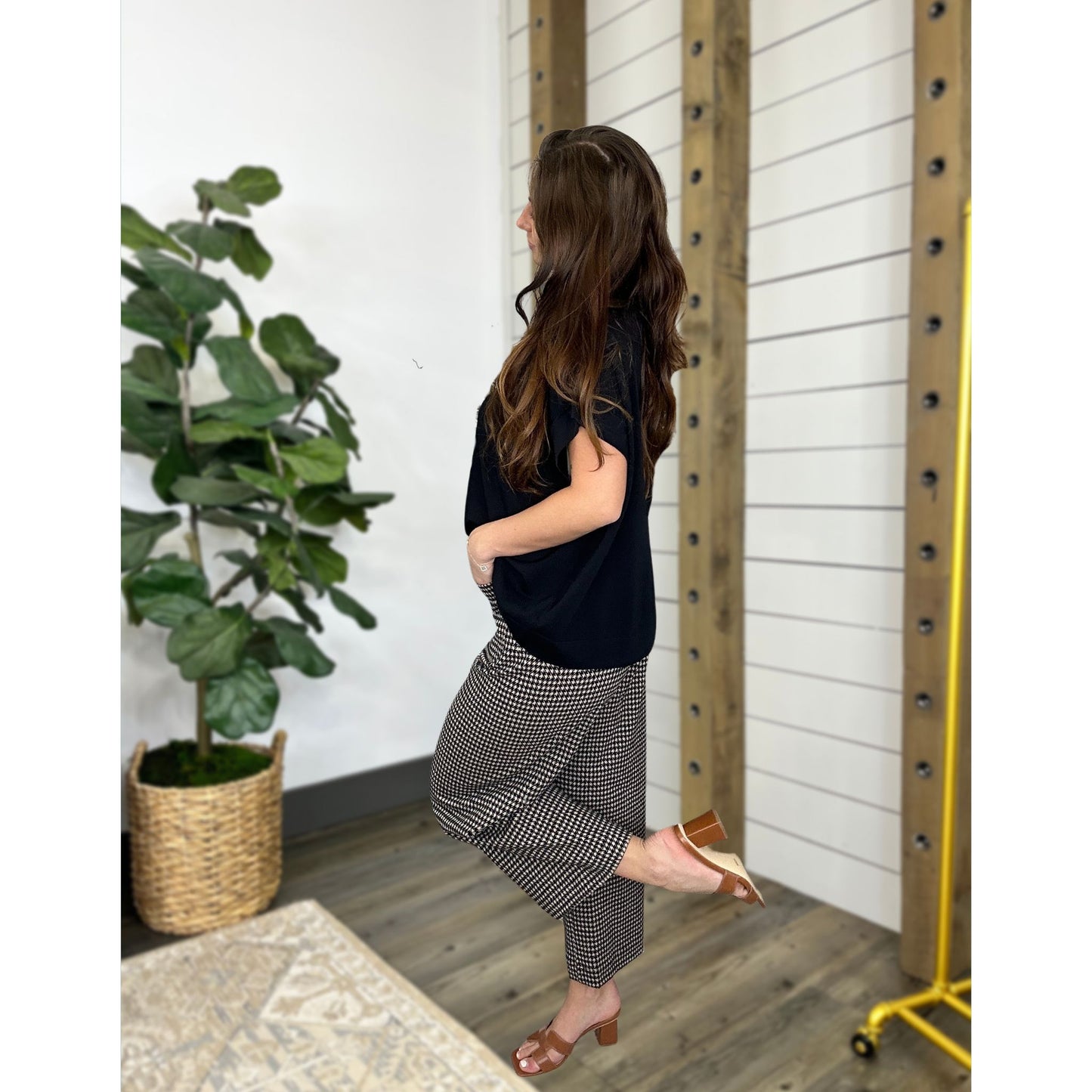 Delvie Houndstooth Wide Leg Pants