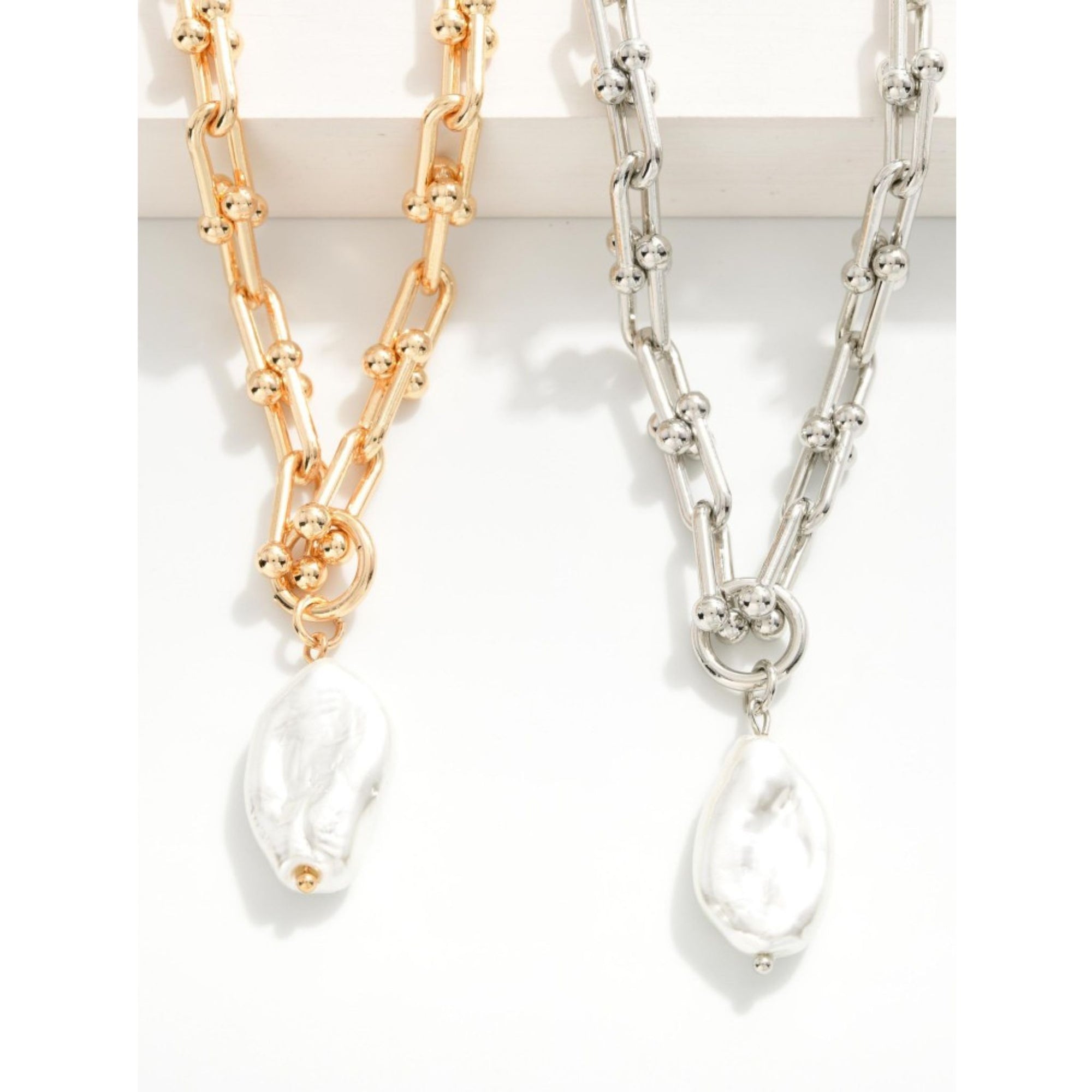 As Always U Link Chain Necklace Featuring Baroque Pearl Pendant