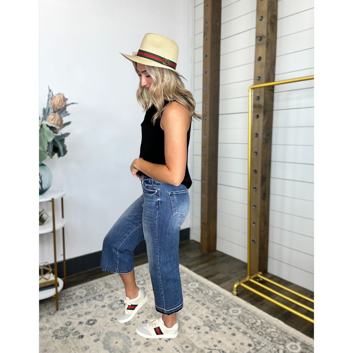 Risen -  Wide Leg Crop Zig Zag hem Denim