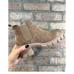 Channing Chelsea Boots