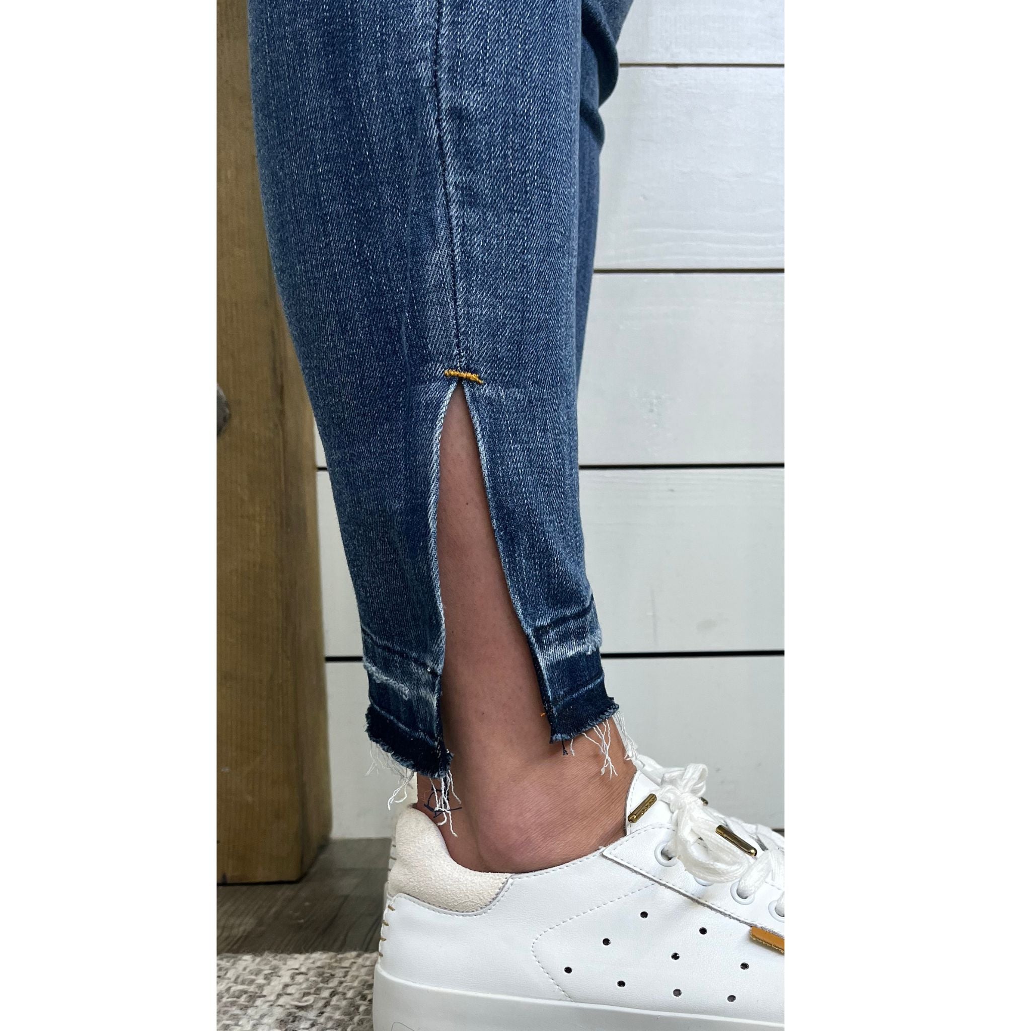Kelsey Released Hem Side Slit Skinny Denim-Judy Blue – Tiffany