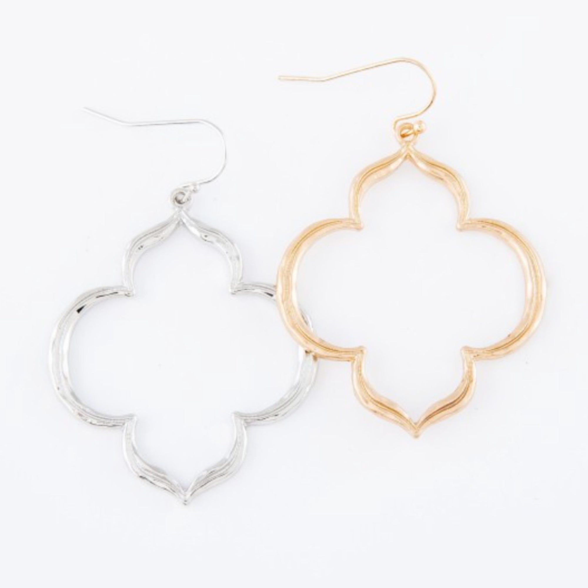 Queen Of Hearts Quatrefoil Metal Drop Earring