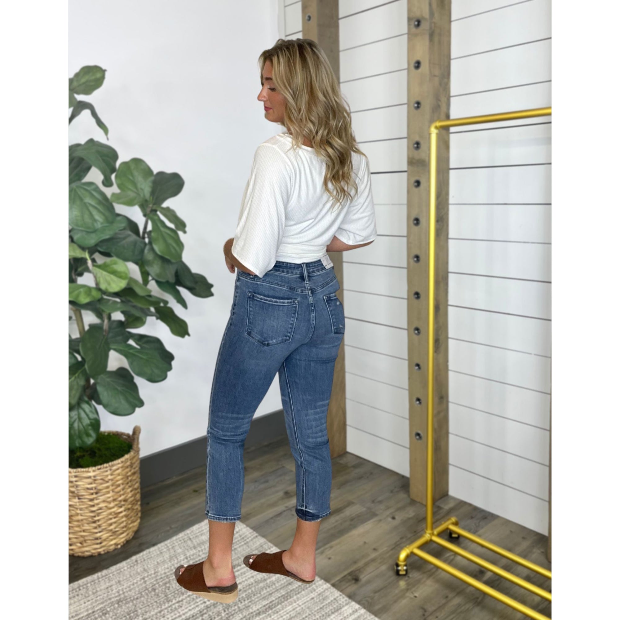 Vervet-Just The Way You Are Straight Crop Jeans